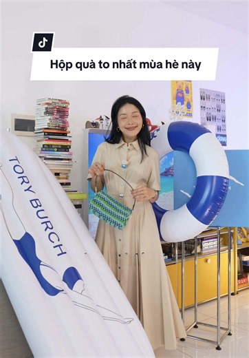 Cần xây gấp 1 cái hồ bơi trong nhà - Hộp quà to nhất mùa hè này