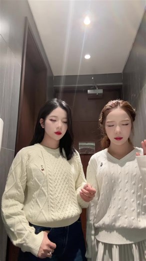 Video của Ig:Chip_04.02🤡 (@chip_cuti42) về Fall In Love