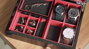 【 Jaguar Collection 2019 新品上市 】 自信，是舉手投足間，展現魅力的樣子。 Jaguar 將造車工藝轉換成時尚語彙，經過細膩的推演，造就生活態度的美學。 讓人沈溺的，除了 Jaguar 的車，還有承襲相同靈魂的 Jaguar Collection——每一項配件，都要你無意展現自信的魅力。 瞭解更多｜http://bit.ly/2AhMYXM - 加入 Jaguar 官方 Instagram 帳號 | http://bit.ly/2y7NbOD | Jaguar