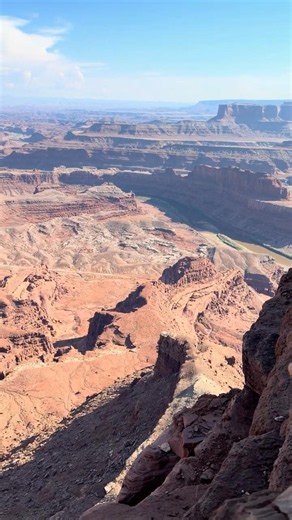 Dead Horse Point State Park in Moab, Utah is a sight to behold 👁️ 🏜️