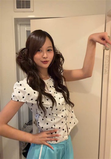 笑うと顎が尖りすぎるの違和感かもだけど、全然生まれながらの城之内‪^_−‪; 友達のママにレモンちゃんってあだ名つけられてコンプになり、必死に顎潰す幼きオレ！効かず！