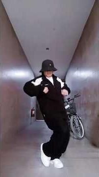 Tutorial Footwork Hip-Hop C-Walk #cwalk #keepitgangsta #hiphop#lifestyle#fyp#tutorial#xyzbca#zyxcba