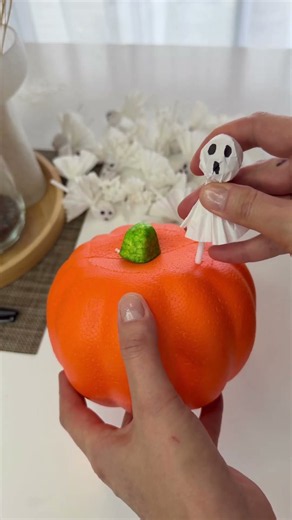 Easy Ghost lollipop 🍭👻🍭#halloween #halloweentreats #diy #ghost