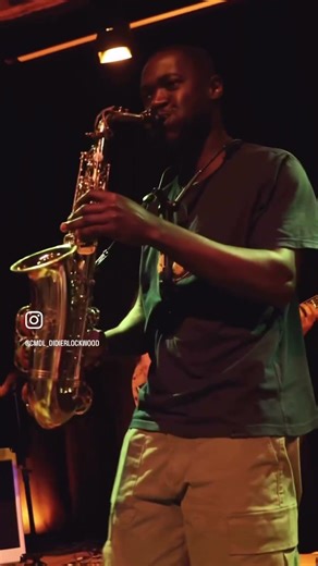 Abôk Who interprets love story of‪@Juniornsadimusic‬ #jazz #african #music #viralvideo