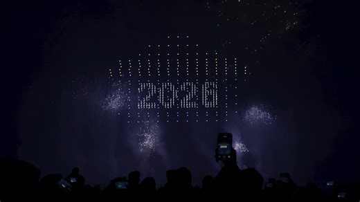 Welcoming 2026 with hope in our hearts and a renewed promise to help millions of Indians turn their dreams into a place they can proudly call home. #LICHFL #NewYear2026 #HappyNewYear #Welcoming2026 #LightsOfHope | LIC Housing Finance Limited
