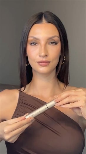 NOTE Cosmetics on Instagram: "“Eyes that mesmerize.”👁 ✨ Cool-toned shades meet creamy, flexible lashes, defined, separated, intensified by First Class Mascara. See how @bugsenurtornaci brings this look to life, every glance, unforgettable.🌹 #NOTECosmetics #NoteThatBeauty"