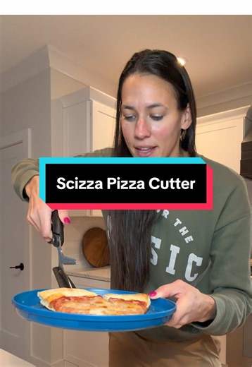 The best way to cut and serve your pizza! #pizzacutter #scizza #pizzascissors #pizza #kitchentools