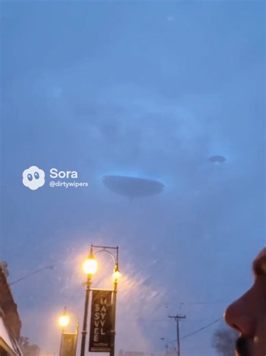 I don't know what was in the sky but it was definitely scary. Be careful out there people. #fyp #scary #kentucky #ufo #alien