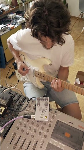 mk.gee tones with the new JHS 424 gain stage