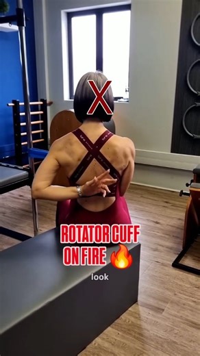 Tanya Thompson | Become a Fearless Instructor on Instagram: "How do you know whether you are working effectively in the Rotator cuff? Let's compare these 2 examples! ▪️ Scapula retraction versus Lateral rotation Honestly the shoulder is the most misunderstood joint in the body. What makes it tricky is the scapula on the posterior ribcage. You are not able to see it but somehow you need to figure out how to fix it?! And if you teach exercise, you also need to know how to teach it and that is a wh