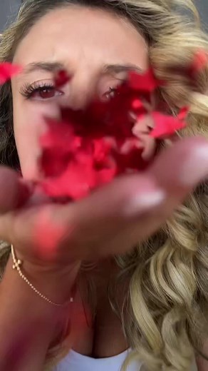 Ladies, lets get ready for this homecoming and holiday season! ❤️💋🌹 Love my new dress from @Azazie Dresses ✨Thank you so much @Doll Society for the glamorous hair and makeup!