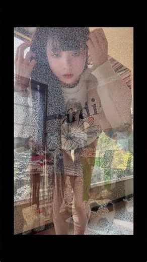 Beauties-Lazy eyes that stir a languid charm