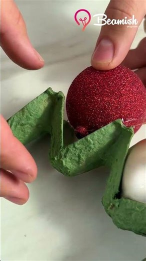 Creative Christmas Wreath #cute #doorwreath #christmasdecor