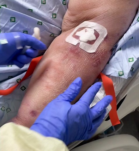 Comment below what you’d like to see more of ✨💗 #fyp #foryoupage #nurselife #nursesoftiktok #foryou #share #icu #learnontiktok