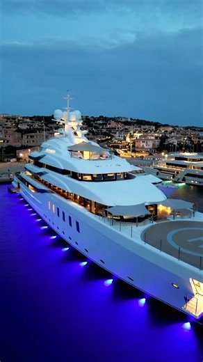 The 95m Super Yacht CC-SUMMER ✨