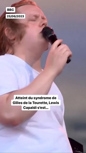 À Glastonbury, Lewis Capaldi a pu compter sur ses fans pour terminer sa chanson ! Abonne-toi pour ➕ d'instants positifs ! 🍀 | Le Média Positif