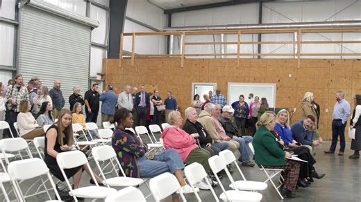 #ICYMI: Last week, we held a ribbon cutting for our new Bowling Green Distribution Center in partnership with the Bowling Green Chamber of Commerce! We’re grateful for the warm welcome and ready to strengthen our presence and partnerships in the area to make an even bigger impact for our neighbors in need. Join the movement! Learn more at feedingamericaky.org | Feeding America, Kentucky's Heartland