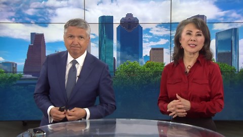 Texas Democrat refuses to sign 'permission slip' to leave House chamber