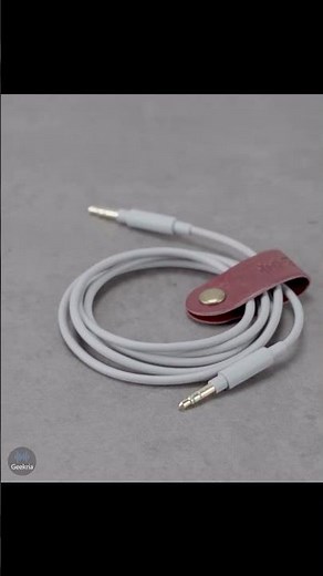 How to Use Headphones Cable With Mic and Inline Control Compatible with Sony by Geekria