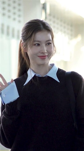 트와이스 사나, 아침부터 인형이 걸어오네 👀 ㅣ TWICE SANA [MTN 직캠]