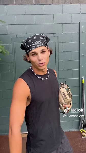 Plot twist: @jacksonolson_ and @kjack don't just share the field... they also share the Tycoon hustle 🤑