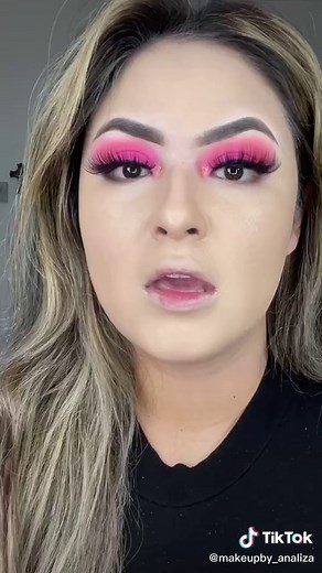 This Foundation is AMAZING! 😧 #dermablend #flawlesscreator #makeupreview #FreeFreeDance #fyp #makeuptiktok #makeuprecomendation #zxycba #foryou