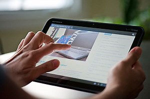 Motorola Xoom Disassembled On Film (video)