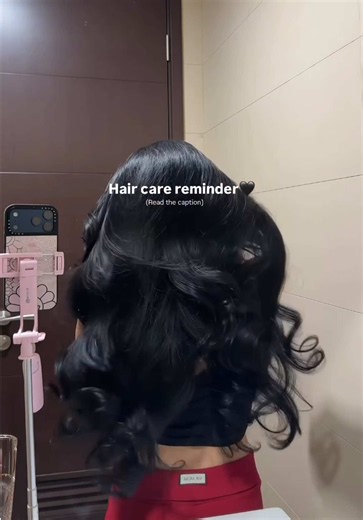 🌸 Double shampoo To get rid of oil, sweat, and buildup better (fokus di scalp) 🌸 Dry your hair after every wash Because wet hair tangles easier and can lead to more breakage 🥲 (wajib keringin kl aku krna gamau kusut) 🌸 Use conditioner every wash day For softer, smoother hair ( jgn skip condi ) 🌸 Hair mask or creambath 1–2x a week My hair always feels way more hydrated after this (bisa pilih salah satu tp sempetin atleast seminggu sekali) 🌸 Pree-wash with rosemary oil Love this for supporti