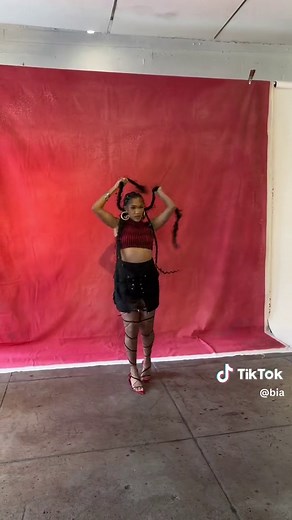 Learning Vogueing Basics: Tips for Beginners