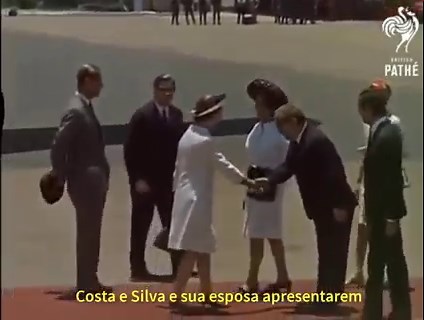 3.9K views · 163 reactions | Trecho do programa exibido pela British Pathé, produtora de cinejornais do Reino Unido, por ocasião da visita da rainha Elizabeth II a Brasília em 1968. | Histórias de Brasília | Facebook