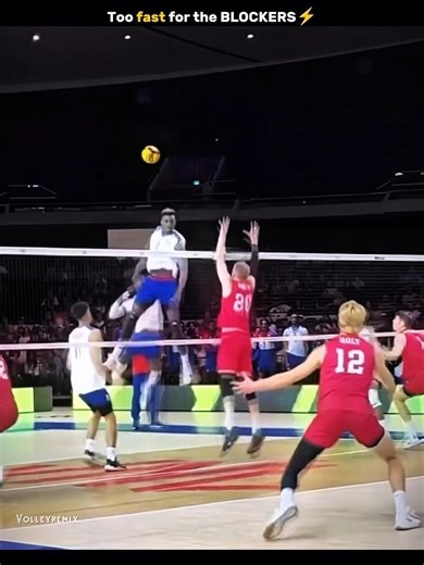 To fast for the blockers⚡🤯 [subscribe] #haikyuu #spike #volleyballworld