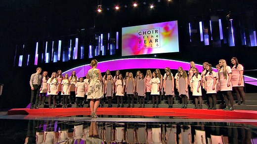 Côr y Cwm - Un Ydym Ni by Caryl Parry Jones and Hywel Gwynfryn