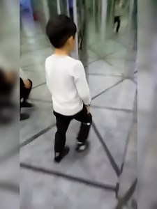 403K views · 10K reactions | រកផ្លូវចេញអត់ឃើញ藍@followers #funny #meme #viral #explorepage #india #likes #bhfyp #tiktok #trending #video #dankmemes #youtube #funnymemes #memesdaily #humor #comedy #dank #lmao #fortnite #laugh #haha | Funny Tv | Facebook