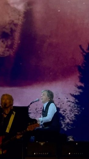 “Maybe I’m Amazed” Paul McCartney Chicago Night 2 2025 #thebeatles #paulmccartney #gotbacktour