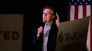 Texas Official Announces Legislation to 'Protect' National Anthem in Wake of NBA Controversy