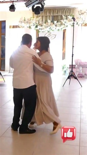 ЗАГРАЙ МИ ЦИГАНЕ СТАРИЙ. ВЕСІЛЬНА ПІСНЯ. ГУРТ РОСА. #весілля #гуртроса #wedding #новамузика #dance