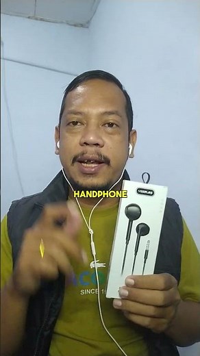 Headset kabel dengan jack 3.5mm praktis tinggal colok ke hp suaranya mantap banget