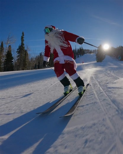 When Santa takes the way down the slopes to ensure your gifts are under the Xmas tree on time 🔥 We wish all of you a Merry Christmas lots of snowy action during the days in between the years ⛷️ 📸 @lukabees #GoProHERO12 Black | GoPro