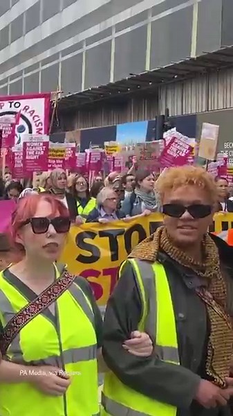 Big Anti-Immigration Rally Confronts Counterprotesters in London