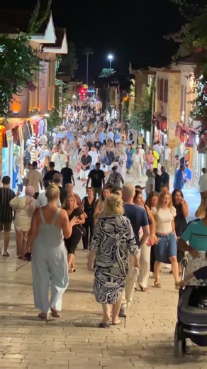 SiDE #side #sidetürkei #sideturkey🇹🇷 #sideturkey #side_turkey #turkey #turkey #türkei #sidekumköy #sidesuhotel #gazipasastarhotel #miramarebeach #hanefamilyresort #sideroyalstyle #sideroyalpalacehotel #acantuscennetbarutcollection #sidestarparkhotel #sidestarelegancehotel | Side Türkei