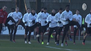 The Rossoneri regrouped at Milanello this afternoon in the presence of Ivan Gazidis, Leonardo and Paolo Maldini 🔴⚫ Si ricomincia: è iniziata la preparazione dei rossoneri in vista dei primi impegni del 2019. Presenti a Milanello anche Ivan Gazidis, Leonardo e Paolo Maldini 🔴⚫ | AC Milan