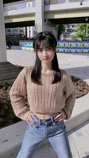 最近痩せてから持ってるボトムスほとんどサイズ合わなくなっちゃって、唯一ぴったりなこのジーパン鬼のように履き回してるww 恥ずい、ww #ゆるく踊ってみた #heartb #レディースファッション #女子ファッション #ロングヘア #女子コーディネート #女性ファッション