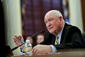 Minnesota Farmers Let Agriculture Secretary Know They Are Not Happy With Trump’s Trade War