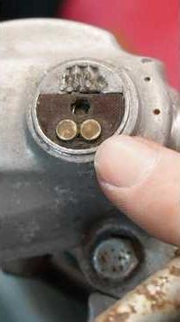 Quick fix on a bike that hasn’t started in 12 years #cb125 #reels #shorts #motorcyclerepair