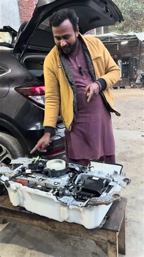 Honda vezel hybrid battery fan service Honda vezel hybrid battery fan location battery service bezel