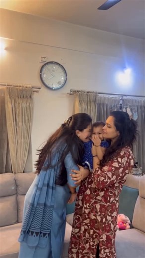 Sonu Gowda | shruthiRamakrishna on Instagram: "Sharada’s favourite song 😍❤️😍 Vc @reflectionsbysupriya 😘❤️"