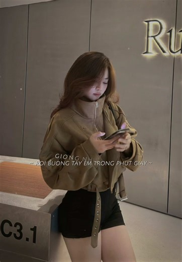 Video của nng.anhh._ (@nng.anhh._) với bản nhạc nhạc nền - 💗LẠNH ÔM TOIII💗 - NoLove🖤