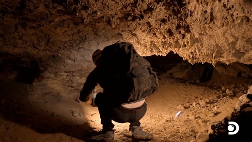 Would you split up in a cave like this? 😳 They're looking for evidence of a large reptilian creature that is supposedly lurking in these caverns... #LostMonsterFiles tonight at 10p on Discovery and streaming tomorrow on discovery ! | Discovery