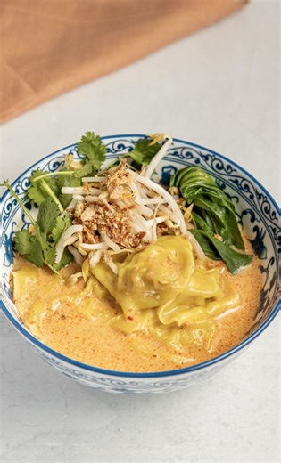 Everyday Gourmet with Justine Schofield on Instagram: "This is how you turn a weeknight into a flavour fest — laksa paste + coconut milk + dumplings = comfort in every slurp. No takeaway menu required🍲 Find the recipe on our website & YouTube channel."