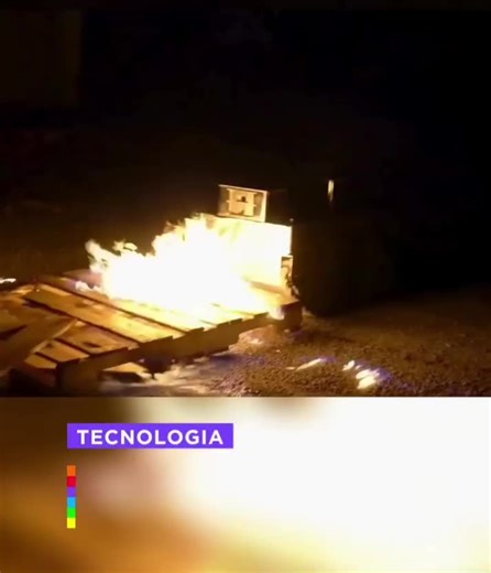 Robôs combate incêndio 🧯🔥 #robô #IA #tecnologia #futuro
